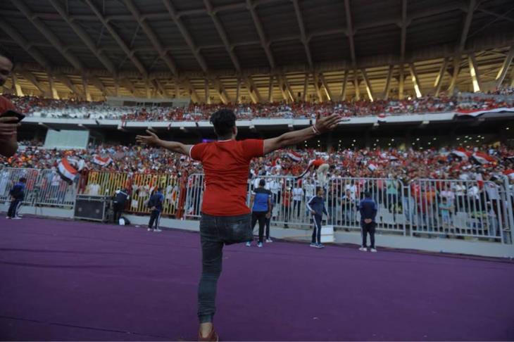 الراقص بالعكاز